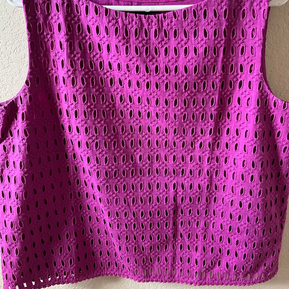 Ann Taylor Women’s Sleeveless Eyelet Trim Top Magenta Size M Petite - Picture 4 of 8